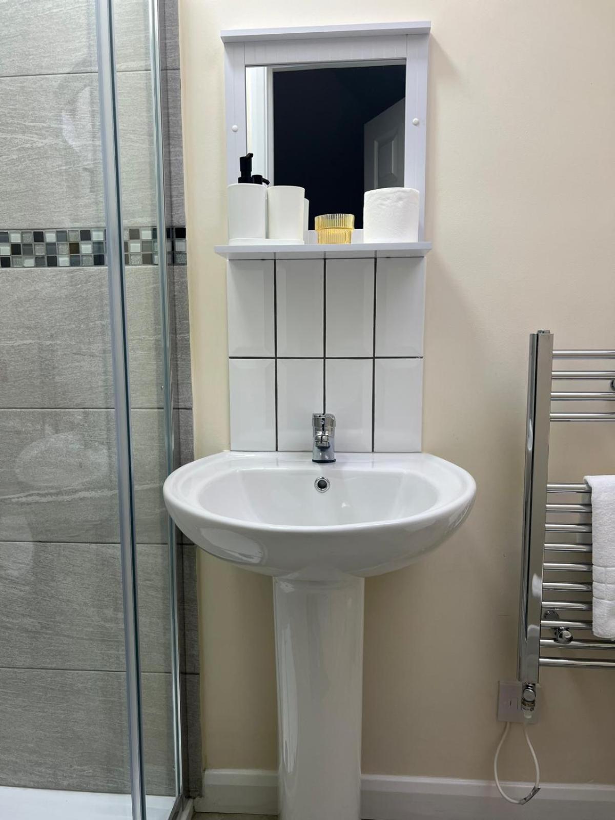 Modern Apartment Free Off Road Parking King Bed Suite 9 Nottingham Ngoại thất bức ảnh